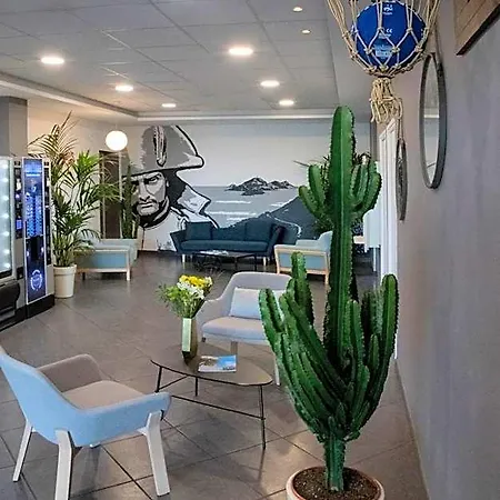 Hotel Ibis Budget 2*